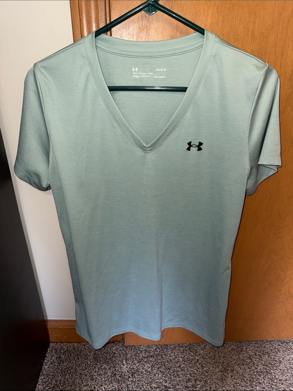 Under Armour Women's Loose Fit Blue/Gray V-Neck Short Sleeve Top HeatGear